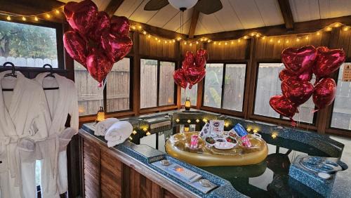 Maple House Backyard retreat W Hot Tub Near IAH