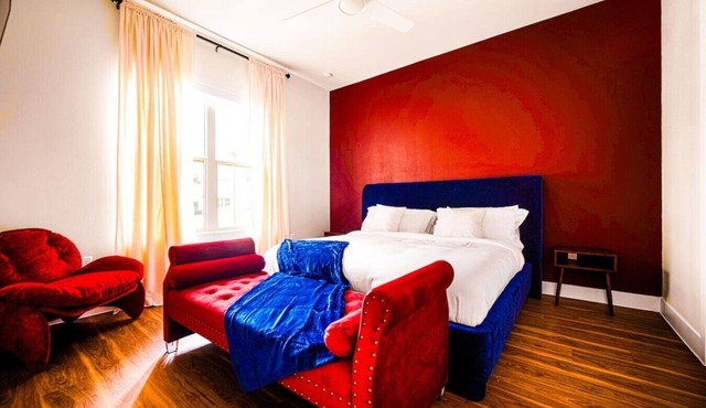 Maple & Merlot Room | Pool, Laundry, Parking