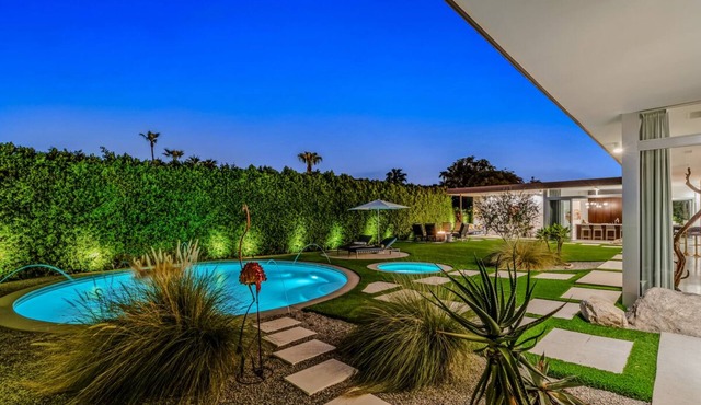 Mid Centry Modern Retreat w/Mt Views & Stunning Pool/Spa close to Palm Springs!