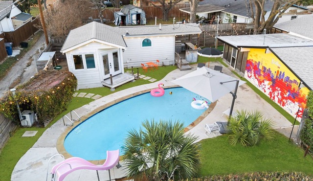 Modern 4BR Home on Prime Location, Sleeps 16