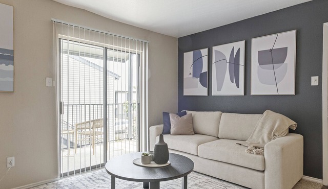Modern Apartment in Prime Location (ID1004X612)