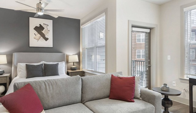 Modern Apartment in Prime Location (ID8417X32)