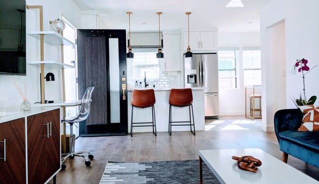 Modern Culver City Stay with Balcony & Parking