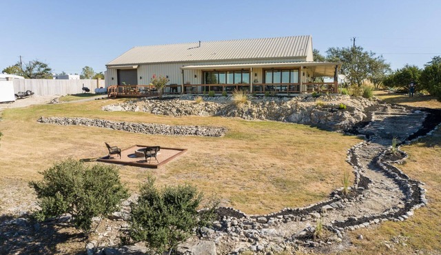 Modern Farmhouse w/Hill Country Views, EV, Wineries, Large Patio