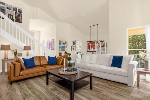 Modern Home w Patio & BBQ, Near Golf Course, MCO