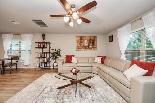 Modern Living, Close to Everything