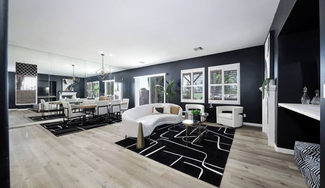 MODERN RETREAT Prime location, On golf course
