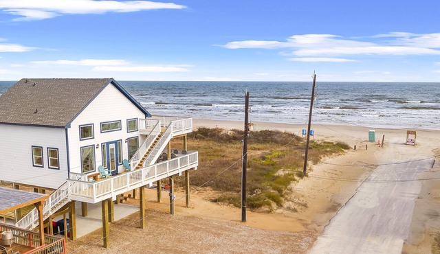 Moonlight Seas Gulf Front Home - Steps onto the beach