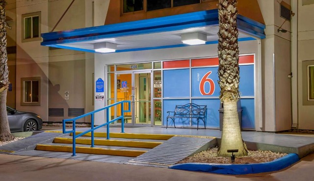 Motel 6-Eagle Pass, TX - Lakeside