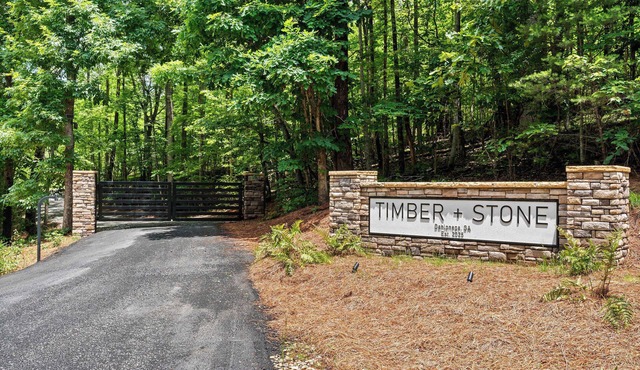 Mountain Retreat in Dahlonega - Timber and Stone - Private Property - 2 Family Cabins - Entire 13 Acres - Close to Wineries - Mountain Views
