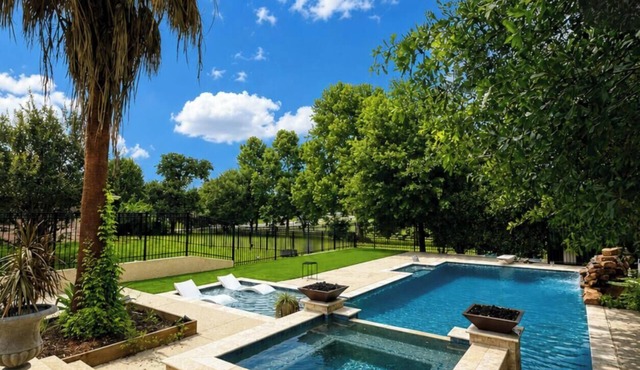 Multi-family home private resort style pool, hot tub & infrared sauna. Sleeps 14