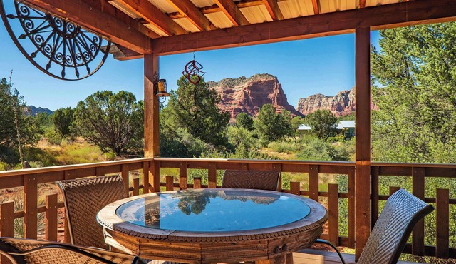 Myrinn–Spa Tub & Deck w/Panoramic Red Rock Views