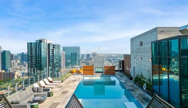 NEW 1BR Scenic Retreat with Rooftop pool on Rainey St