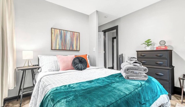 New! Contemporary 1BR Haven, Private & Pristine
