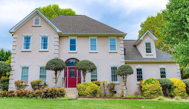 New Listing! Large Luxury House with HUGE backyard near Lake Norman & Charlotte!