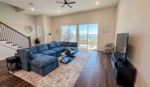 NEW Luxury Lakeview Townhome 3BR/3BA Near NASA & Kemah