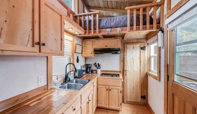 NEW The Birds Nest in Topanga Canyon Tiny Home