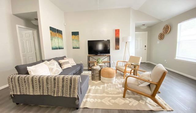 Newly Furnished Family Home – Enjoy a Chore-Free Experience