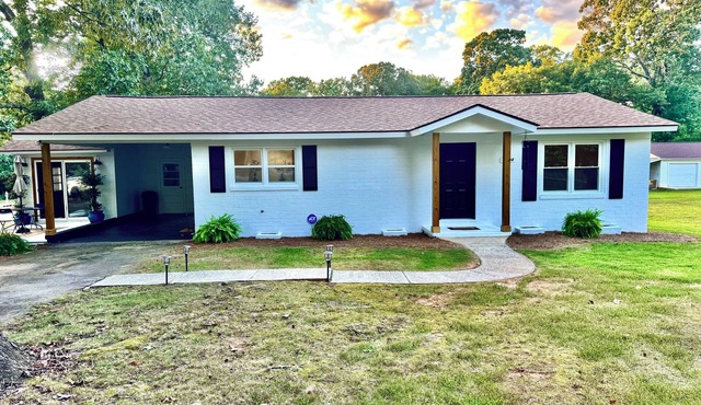 Newly remodeled 3 bedroom house in Salisbury, quiet family friendly neighborhood