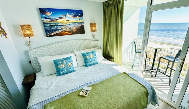 💎NEWLY REMODELED! ISLAND TIME Honeymoon Suite Direct Oceanfront King Luxury