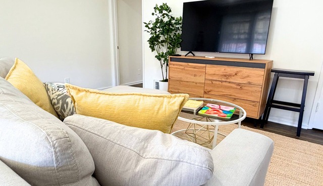 Newly Renovated, Quiet 2BR w/Private Garage - Central LA