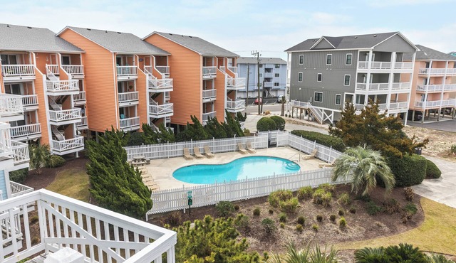 Nights on the North End-Steps to the Beach, Pool & Pier