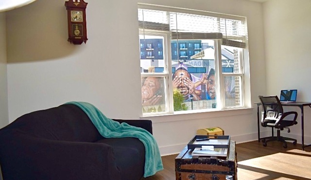 NoDa Davidson street & 36th street walk to street venues & 5 mins to uptown!