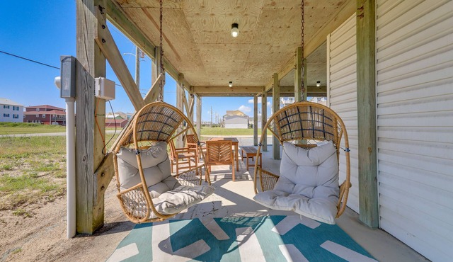 North Topsail Beach Home - Walk to the Ocean!