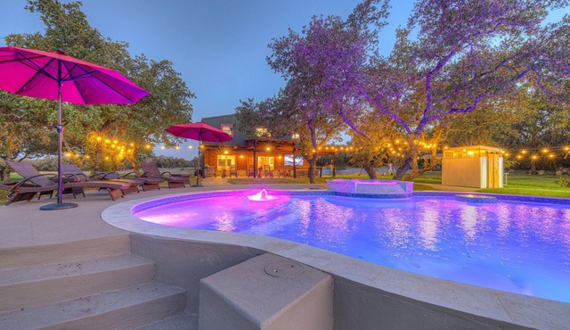 Oakridge Ranch Pool+Hot-tub Pickleball Court
