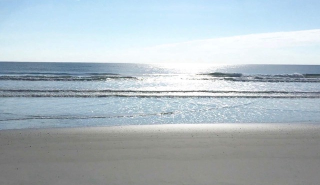 Ocean 3 mins walk, river view, 3 pools, plenty of quiet