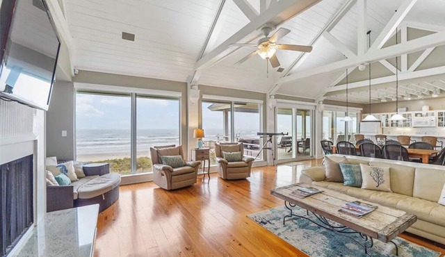 Oceanfront modern 4BR home with stunning views