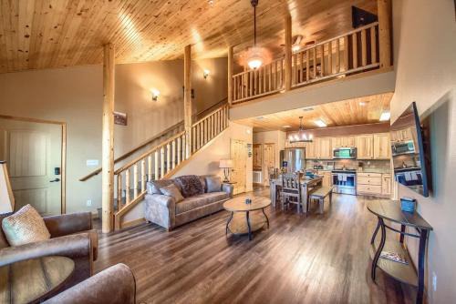 OM A6A8 Gruene Road Hideaway at Old Mills Resort