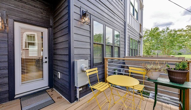 On the Move in Plaza Midwood!