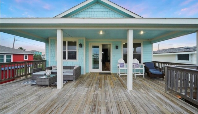 On Tidal Time - Modern luxury beach House one block from the Beach.