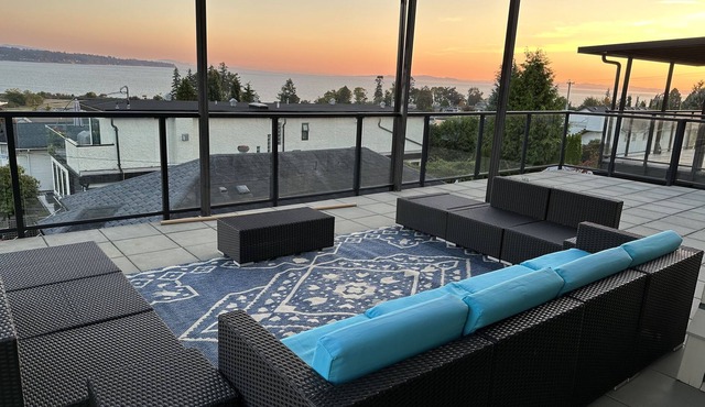 Panoramic unobstructed Oceanview Great patio Rose.hydrangea Garden Heaven Villa