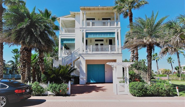 Paradise at it's Finest! Beach House with Elevator!