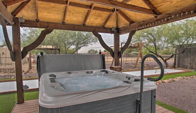 Patio + Pool Table: 'Kick Back Corral' in Phoenix!