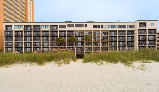 Peppertree By The Sea - Spacious 1 Bedroom W/ Partial Kitchen