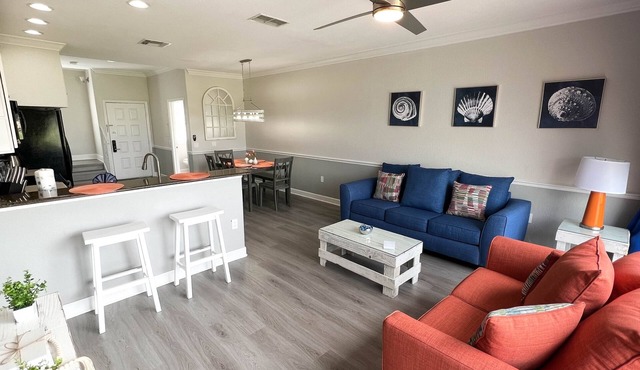 Perfect family two story Villa 8 near SeaWorld