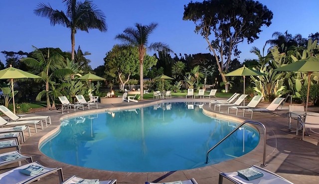 Pet-friendly Beachfront Property with Outdoor Pool, Tennis Court