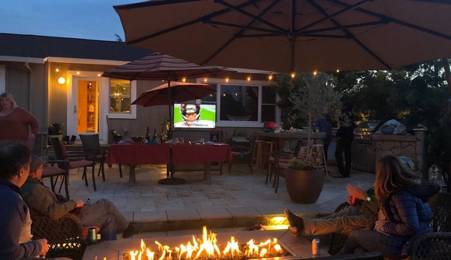 Petaluma Ranch Resort: Pool/spa/firepit/Bocce/OD kitchen, Chickens-fresh eggs