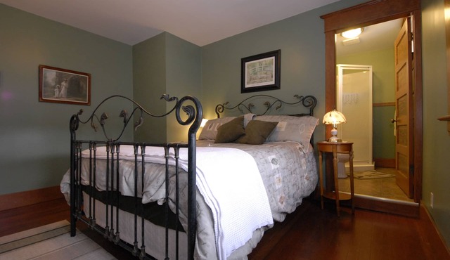 Phoenix House B&B in Stettler