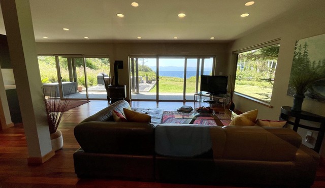 Points West Oceanfront Resort 2 Bed Suite