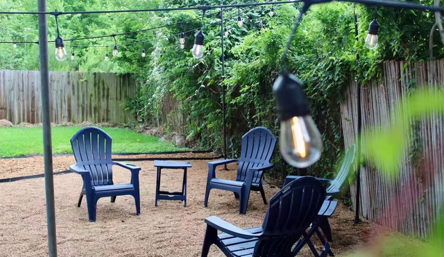 Pool + Fire Pit - 5 Min to Downtown and Stadiums