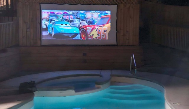 Poolside Cinema and Heated Pool/SPA
