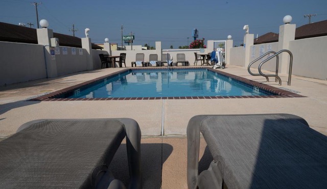 Port Isla Inn