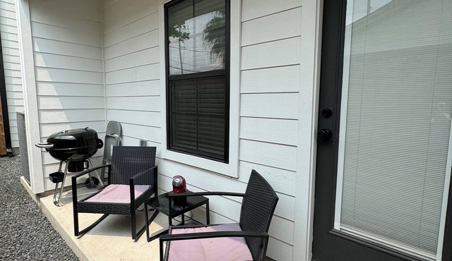 Private 1BR near the Heights