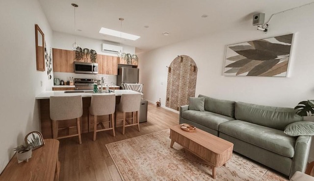 Private Boho Tiny Home - Lakes, Wineries, Hike, Ski