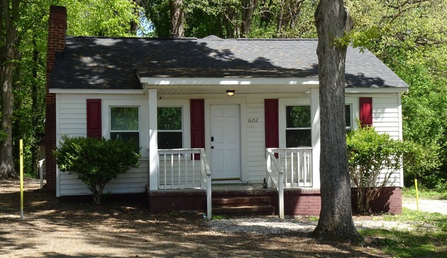 Private Comfortable 1-bed in enchanting Charlotte
