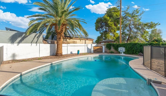 Private Pool Oasis. Perfect for Summer & Family Visits